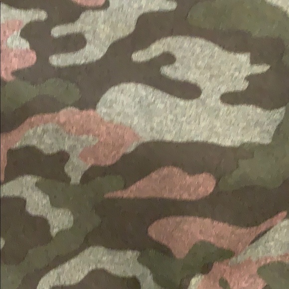 camo leggings. - Picture 3 of 3